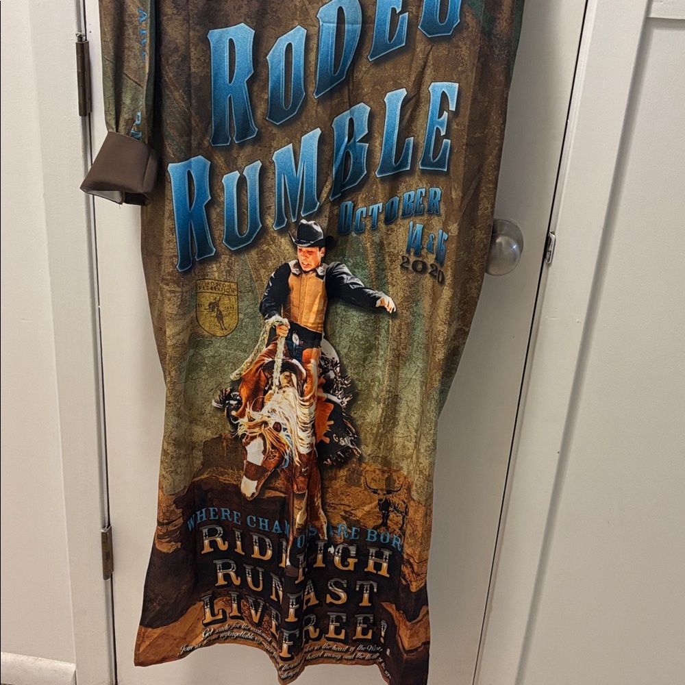 Rodeo Rumble Graphic Shirt - Picture 5 of 6